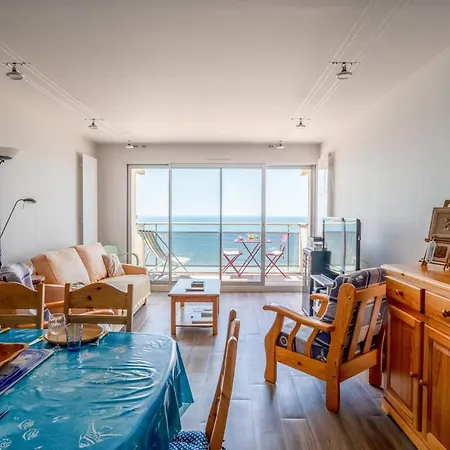 L'agora - 4-6 People - Oceanfront View & Balcony