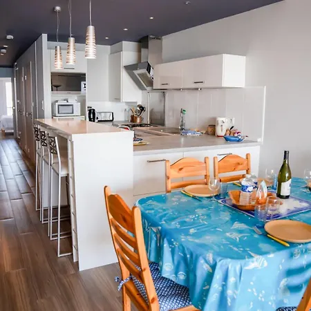 L'agora - 4-6 People - Oceanfront View & Balcony *