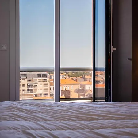 L'agora - 4-6 People - Oceanfront View & Balcony Apartamento *