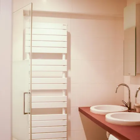 L'agora - 4-6 People - Oceanfront View & Balcony شقة *